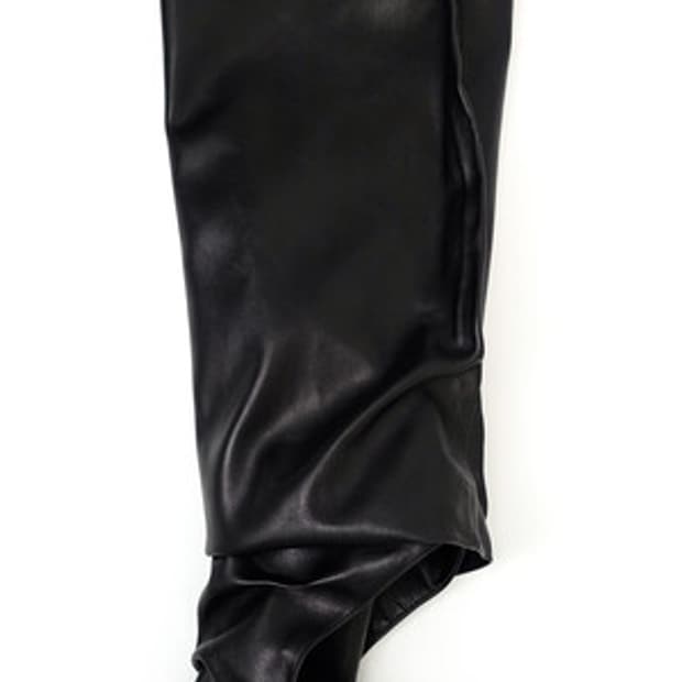 샵페어리 wrinkled leather leg warmer