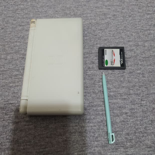 닌텐도 DS lite 게임기와 마리오카트ds팩