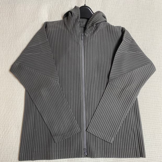 옴므플리세 후드집업