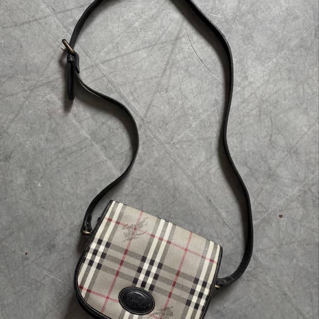 Burberry 버버리 그레이 노바체크 가죽 크로스백