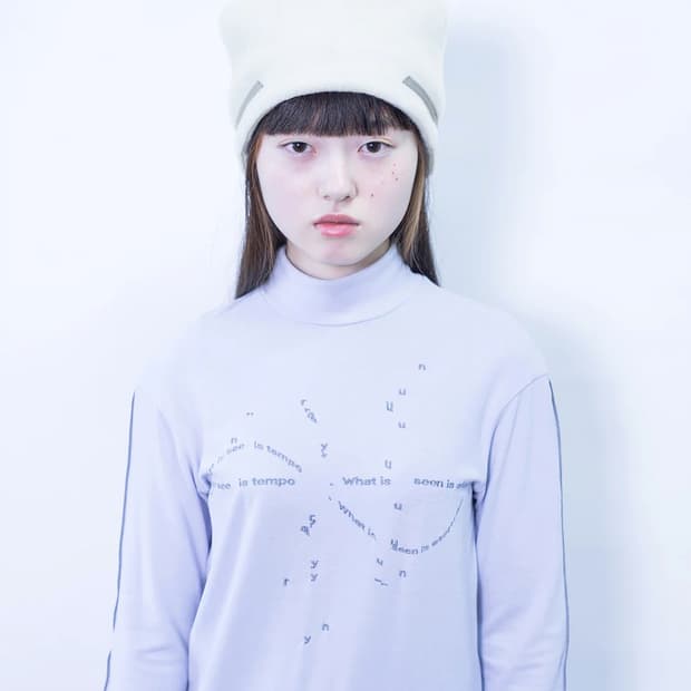 chloma 자수 하이넥 티셔츠  일본 빈티지 사이버코어 고프코어