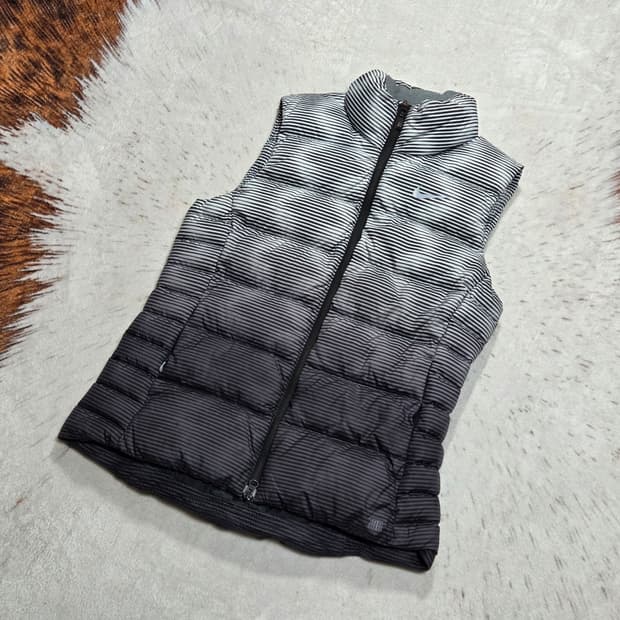 나이키 그라데이션 구스다운 패딩 베스트