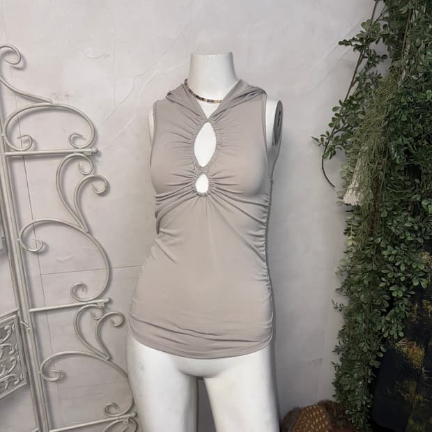 HILLDA Hole Sleeveless Hoodie (새제품)