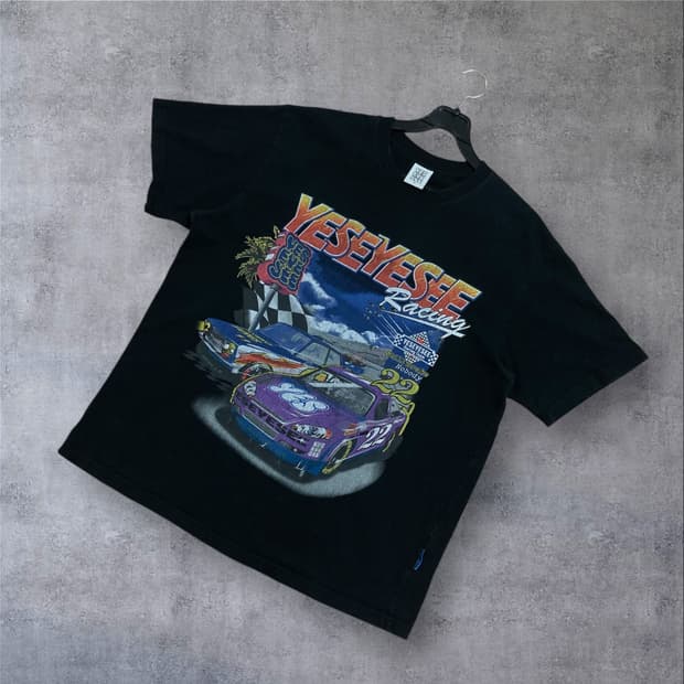 예스아이씨 레이싱 빅로고 블랙 반팔티