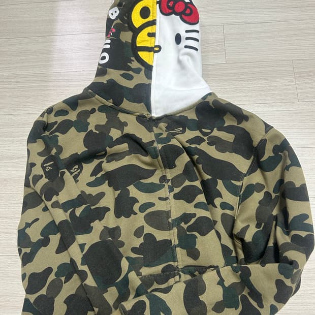 베이프 헬로키티x마일로 콜라보 후드집업 녹계 카모