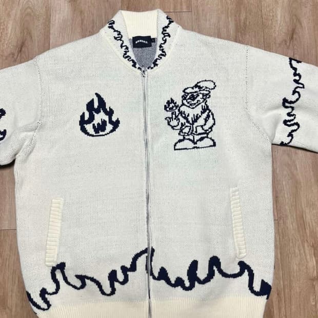 위캔더스 DWARF COWICHAN CARDIGAN (IVORY)