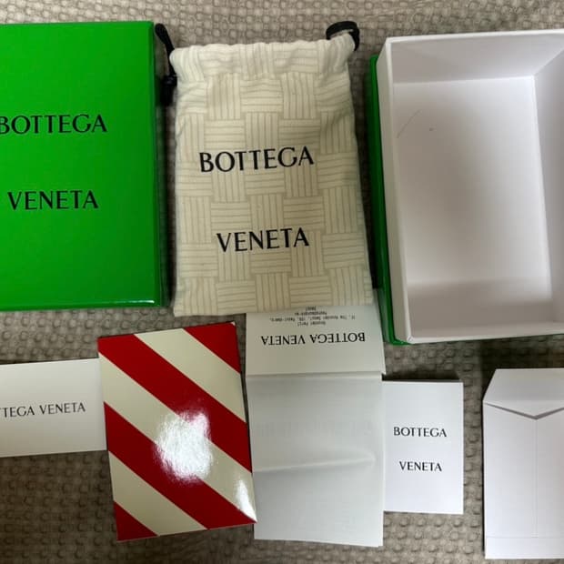 [새상품] 보테가베네타 카세트 신용카드 케이스 카드 지갑 판매