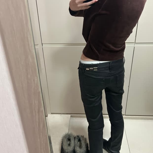 Diesel low-rise coating jean