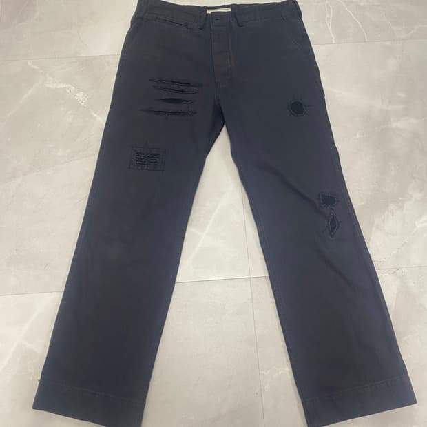 블랙아웃 피어스 데미지 치노팬츠 블랙M사이즈 판매합니다.