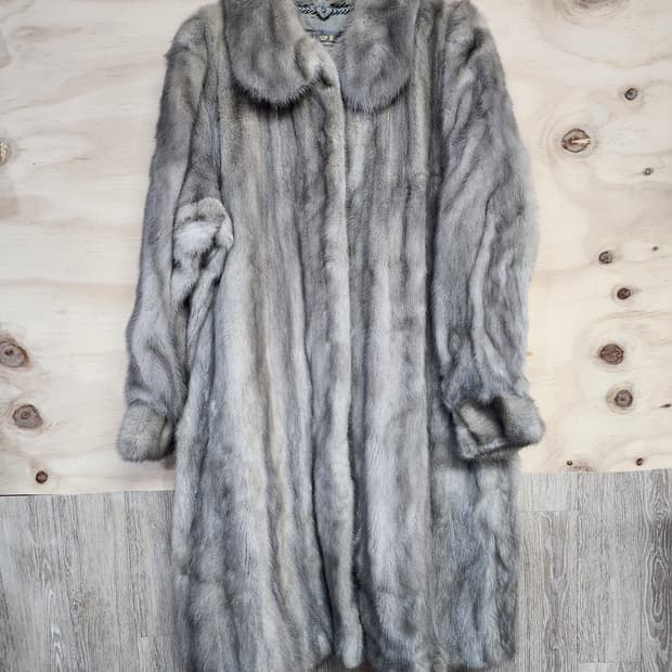 194) 로얄 사가 롱 밍크코트