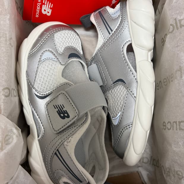 [180] 25fw 뉴발란스 프리들 샌들 실버 그레이 급처해용❤️