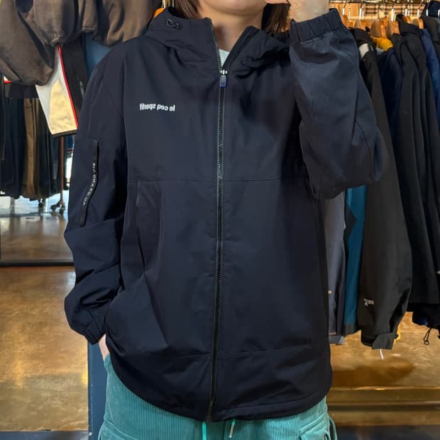 르꼬끄 네이비 바람막이