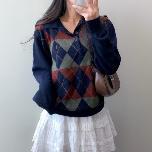 입생로랑 카라넥 니트 