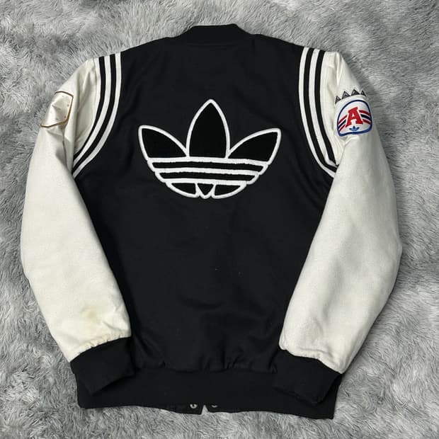 아디다스 빅로고 스타디움 점퍼 L