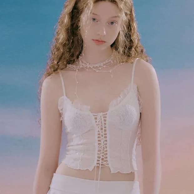 익스파이어드 걸 아리엘 탑 화이트