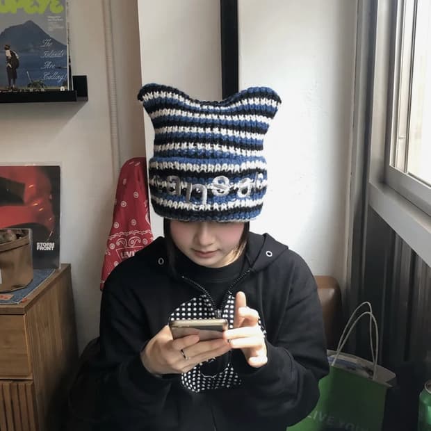 새상품 탄산마그네슘 로고 캣 비니 블루 스트라이프