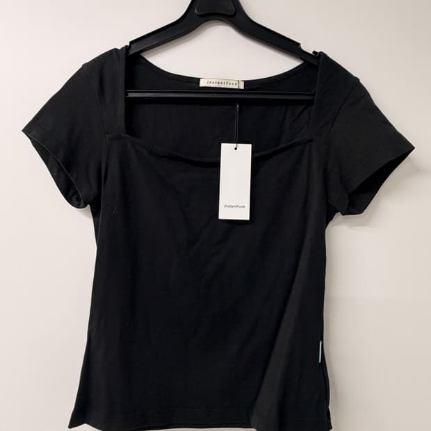 인스턴트펑크 Instantfunk 스퀘어넥 반팔 블랙 (새상품)