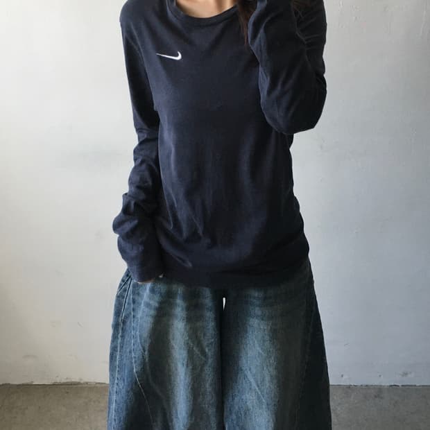 나이키 스우시 롱슬리브