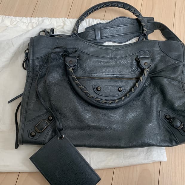 발렌시아가 모터백 미디움