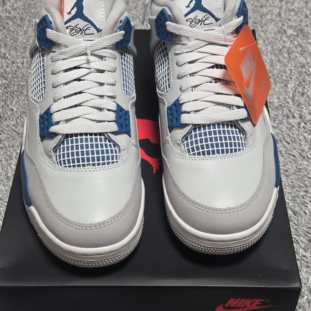 조던4 밀리터리 블루 270