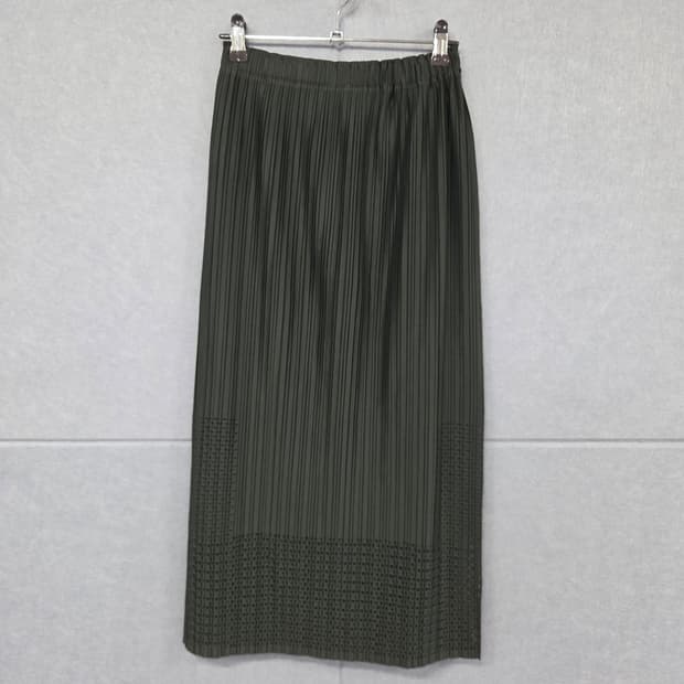 PLEATS PLEASE 플리츠 플리즈 펀칭 디테일 롱 스커트