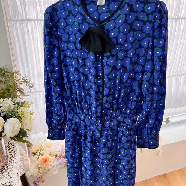 딥블루 플라워 리본 실크 원피스