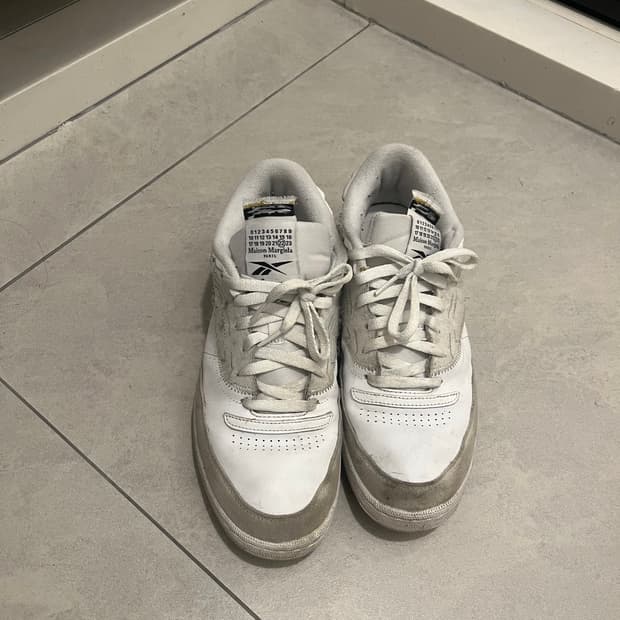 메종 마르지엘라 x 리복 클럽씨 285