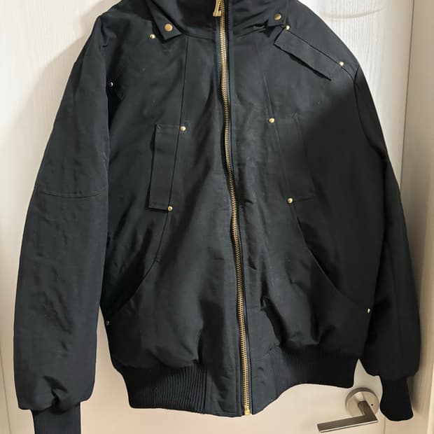 무스너클 금장 패딩 XL