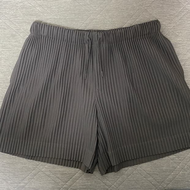 옴므플리세 쇼츠 반바지 차콜 그레이
