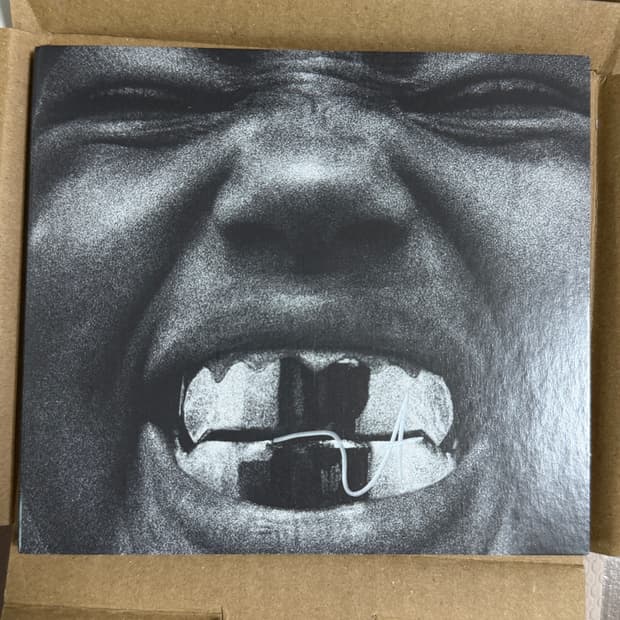 칸예 bully 친필싸인 CD