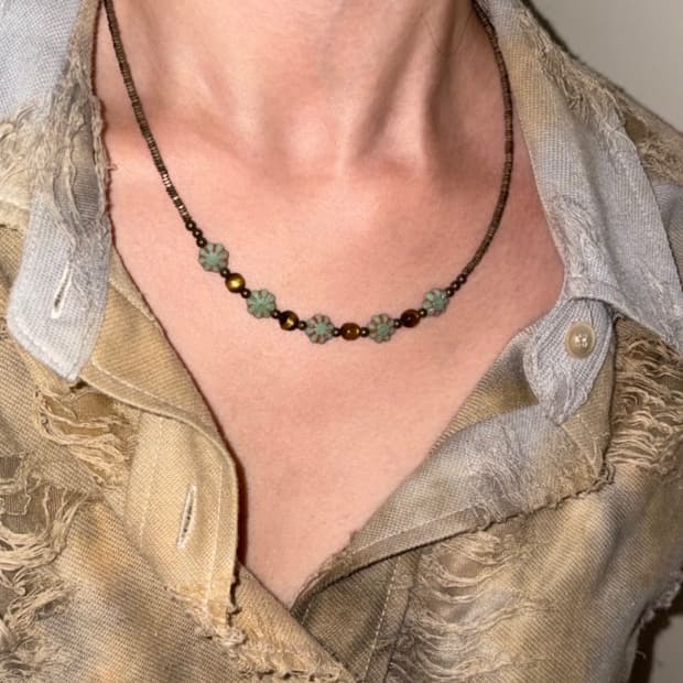 오프더쉘 보타닉 앤틱 원석 비즈 목걸이