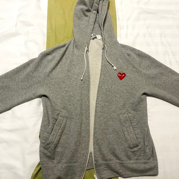 꼼데가르송 후드집업