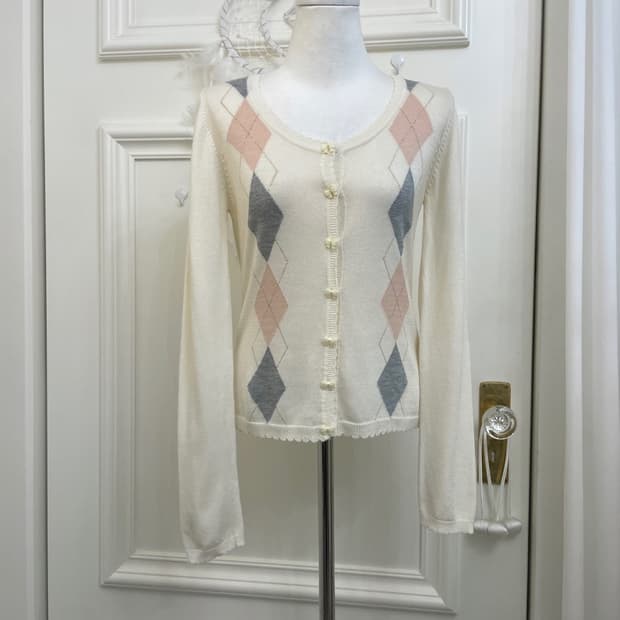 INGNI ivory argyle bow button soft cardi