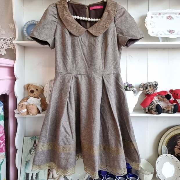 Pinky Girls(핑키걸즈) 클래식 브라운 울레이스 원피스