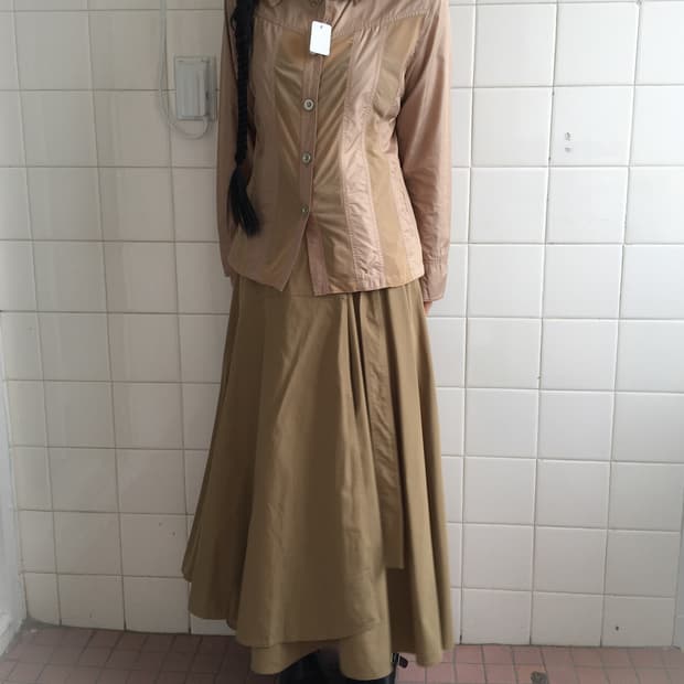 Line detail glossy jacket