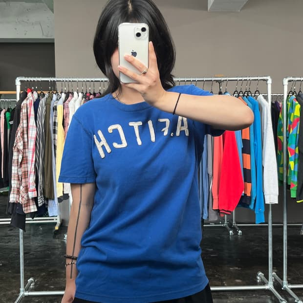 Abercrombie & Fitch 로고 반팔 티셔츠