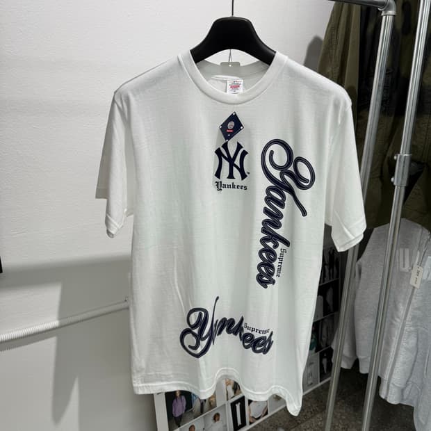 [M] supreme x mlb teams tee