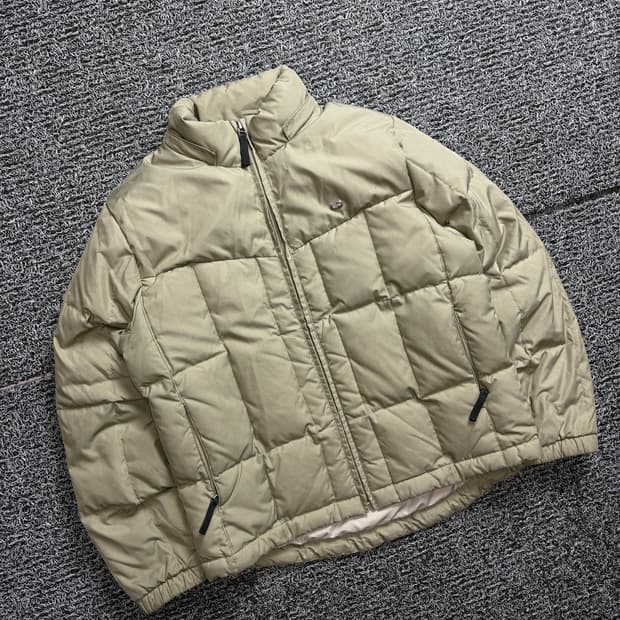 라코스테 은장로고 미니멀 구스다운 퀼티드 다운 자켓 2009