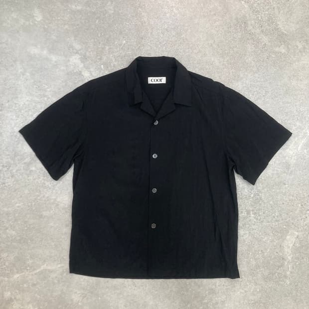 Coor 쿠어  내추럴 링클  오픈 카라 셔츠  블랙