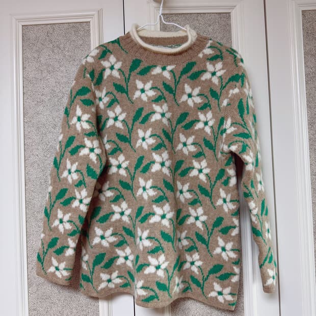 베네통 플라워패턴 니트