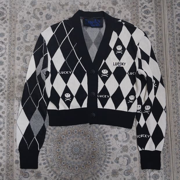 Lucky Chouette 아가일 패턴  스컬  크롭가디건 (55까지)