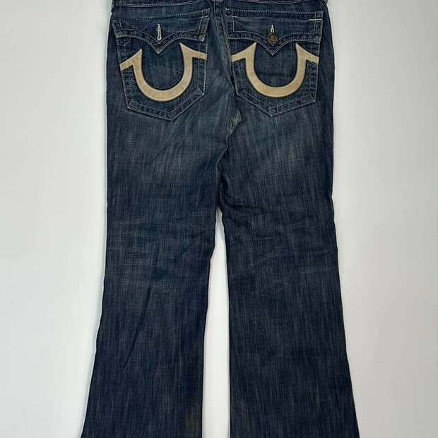 [32] 트루릴리젼 빌리 로우 부츠컷 플레어 진 데님 팬츠