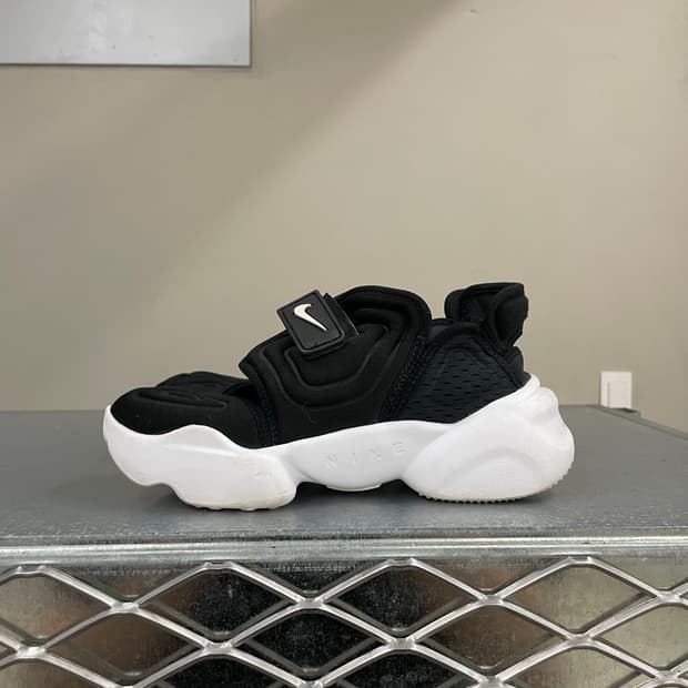 나이키 아쿠아 리프트 블랙 235 (gr-4421)