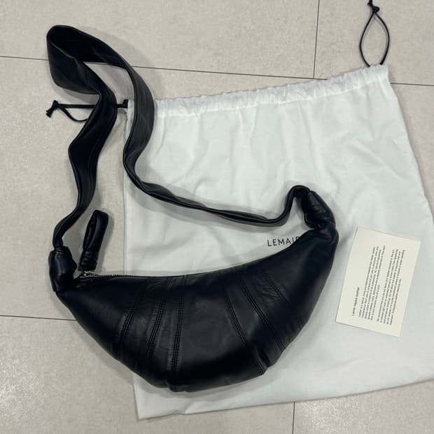 르메르 크루아상 스몰 블랙 나파 레더 