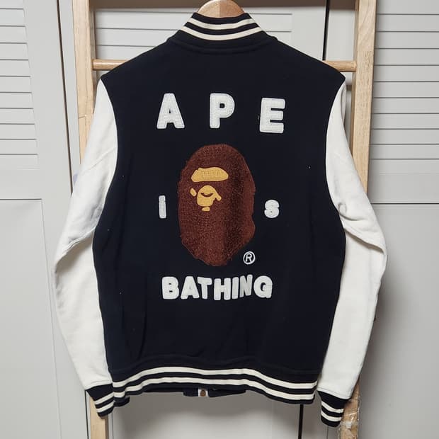 베이프 빅로고 바시티 자켓