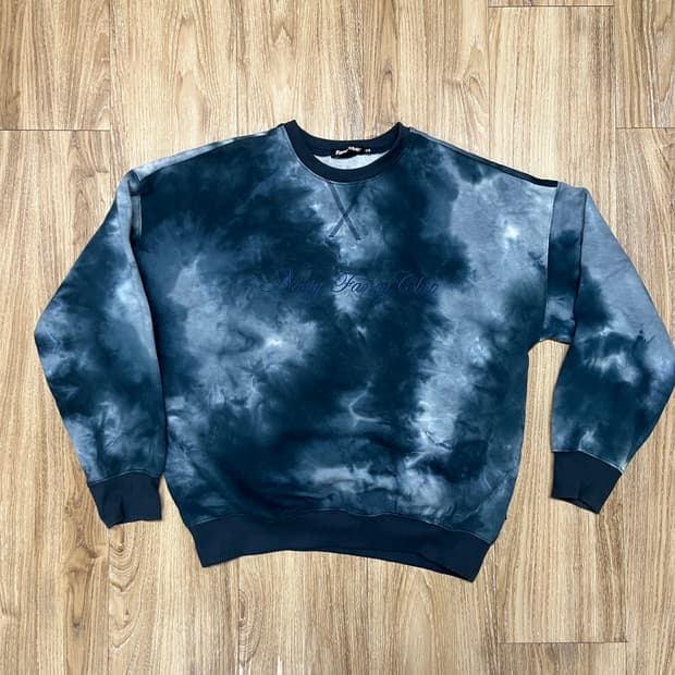 네스티 팬시클럽 타이다이 맨투맨