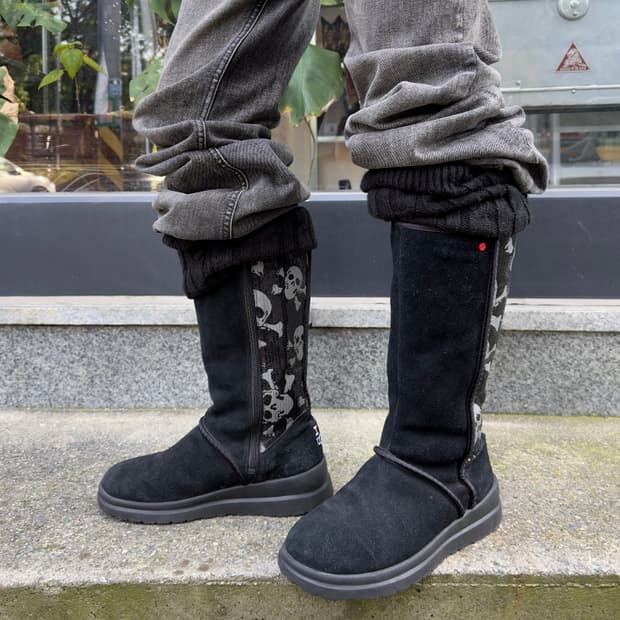 00s Y2K 스팽글 해골 스컬 어그 부츠