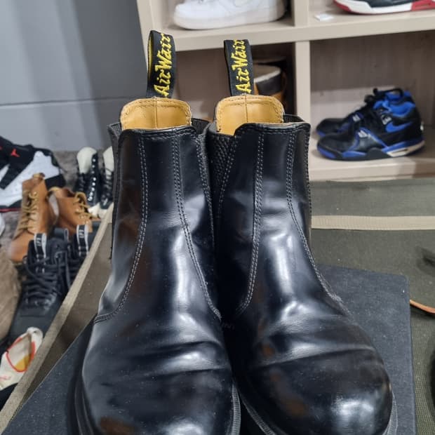 (DR. MARTENS) 검정색 첼시부츠 255size