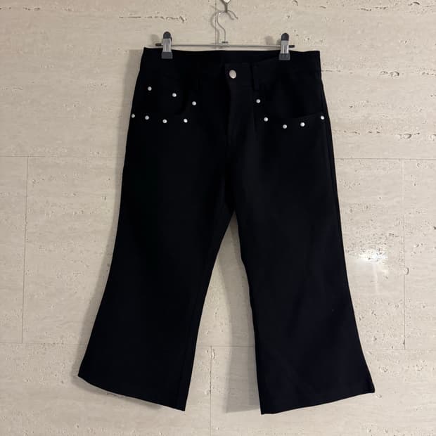 Stud capri pants