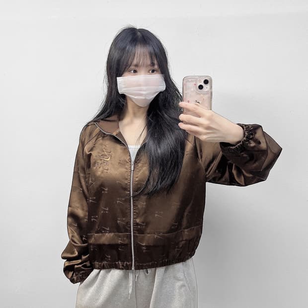 나이키 에어 새틴 크롭 자켓 브라운